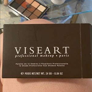 Vise art neutral pallet
